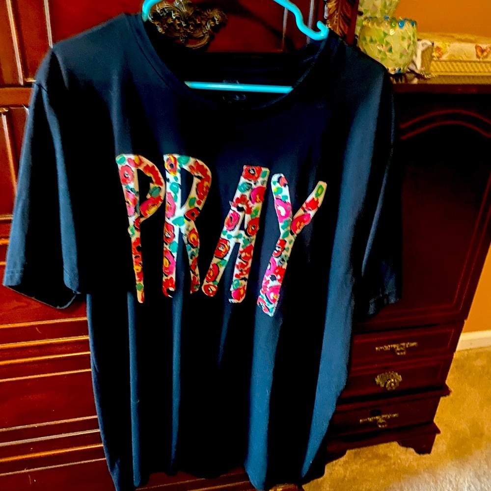 Black PRAY tshirt